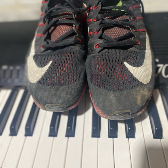 Red and Black Nike Air max’s - Picture 5 of 5